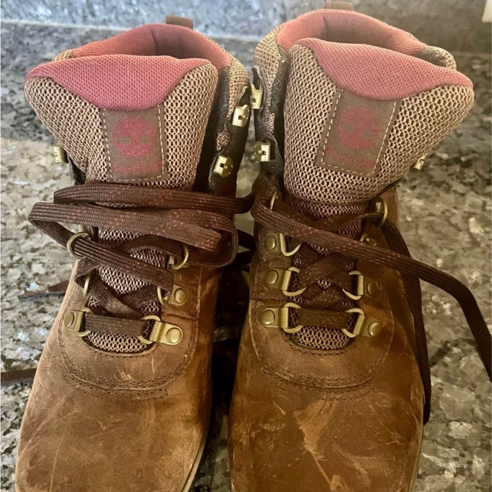 Meet your Posher, Brenda